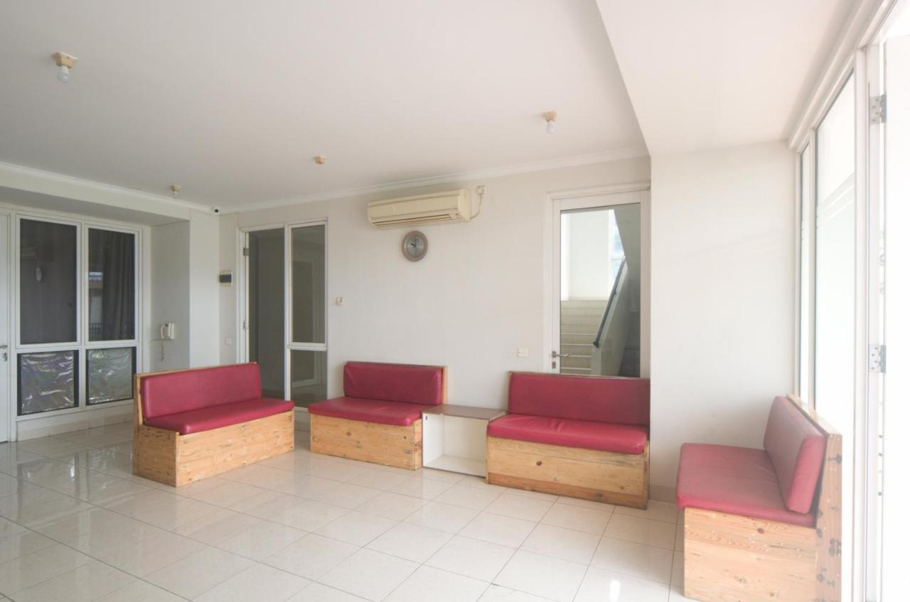 Oyo 3049 Scientia Dormitory Syariah Tangerang Exterior foto